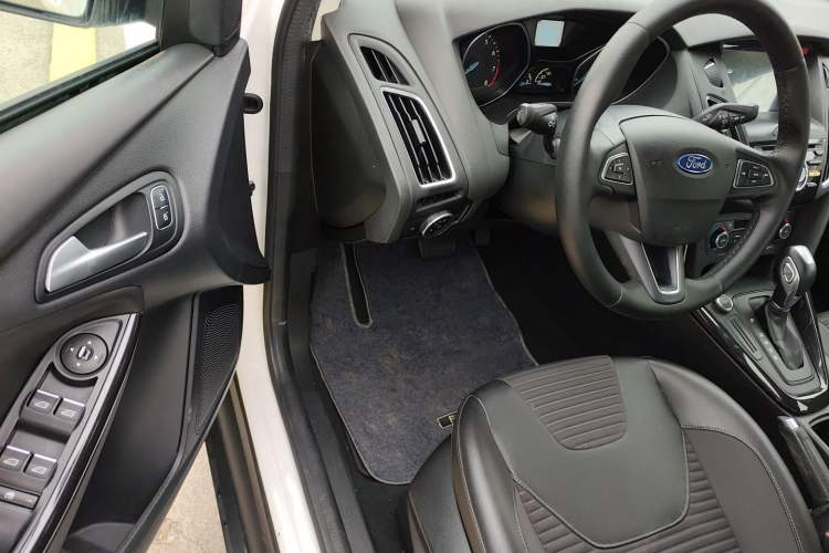 Used Ford Focus 2017 Sedan 1.6L Automatic Fashion Edition Smart Drive Version