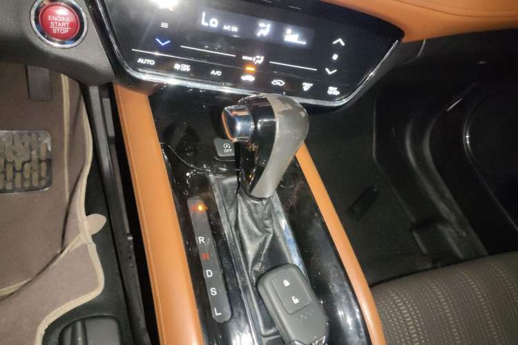 Used Honda Vezel 2015 1.8L CVT 2WD Luxury Model