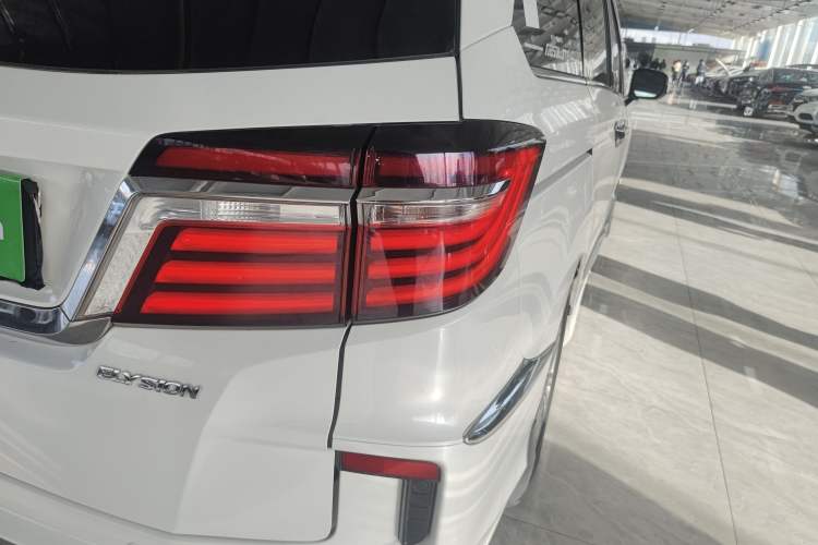 Used Honda Elysion 2016 2.4L Luxury Edition
