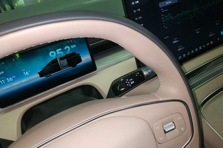 Used XPeng X9 2025 740 Ultra-Long Range Max