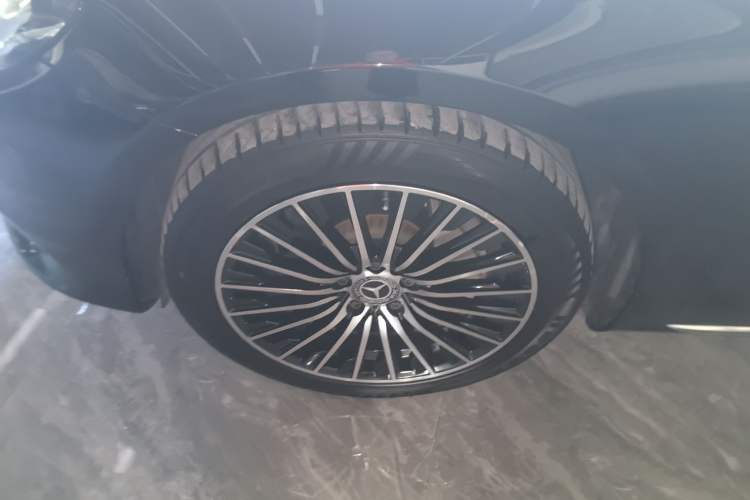 Used Mercedes-Benz E-Class 2018 E 300 L Stylish Model