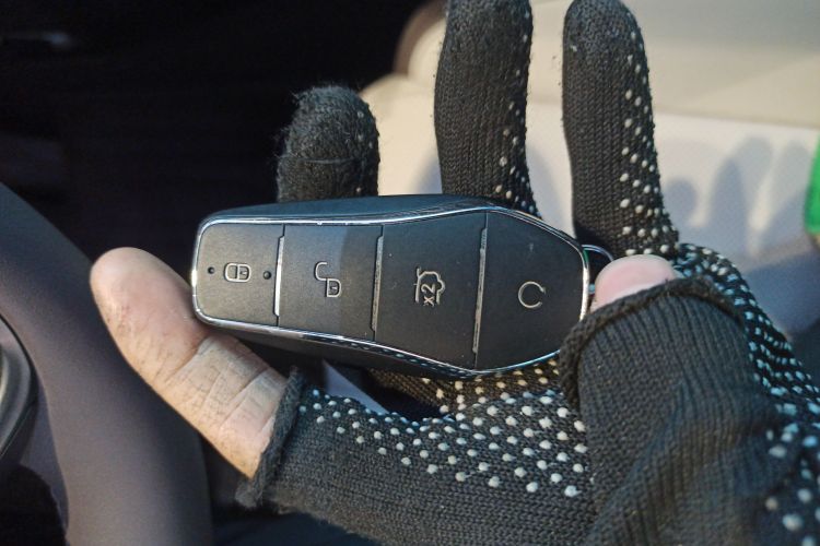 Used BYD Song L DM-i 2025 Intelligent Driving Version 160 km Beyond-Range Type
