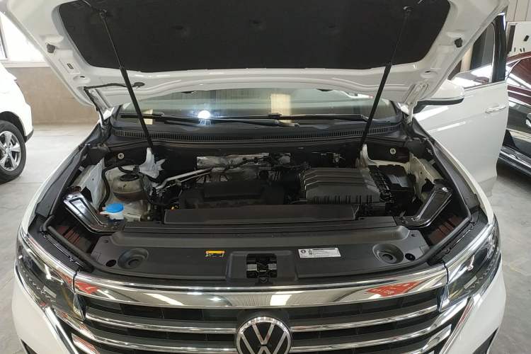 Used Volkswagen Viloran 2024 330TSI Luxury Edition
