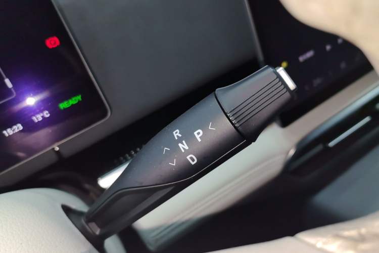 Used VOYAH Dream 2025 PHEV Four-Wheel-Drive Flagship Kunpeng Edition
