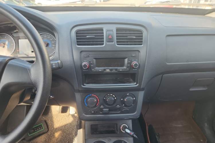 Used Dongfeng Fengon 330 2014 1.5L Manual Utility Version DK15
