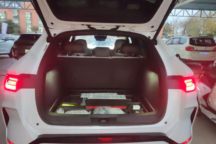 Used BYD Song PLUS New Energy 2025 EV Intelligent Driving Version 520km Premium Model
