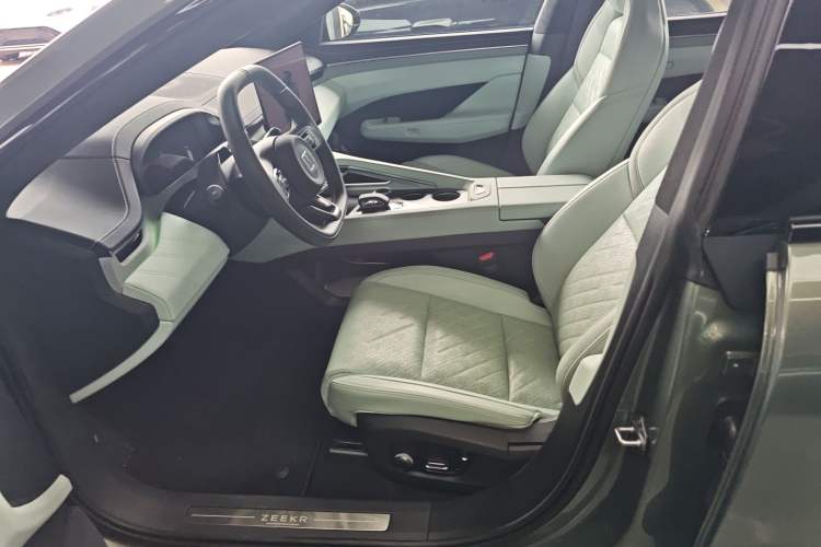 Used Zeekr 001 2025 WE Edition 100 kWh Rear-Wheel Drive
