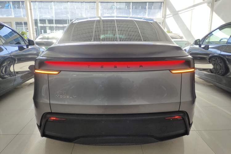 Used Tesla Model Y 2025 Rear-Wheel-Drive Version