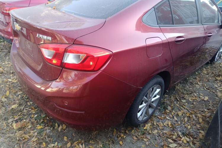 Used Chevrolet Cruze 2018 320 Automatic Pioneer Sunroof Edition
