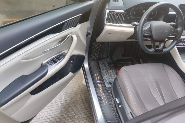 Used BYD Song PLUS New Energy 2023 Champion Edition DM-i 110KM Flagship Model
