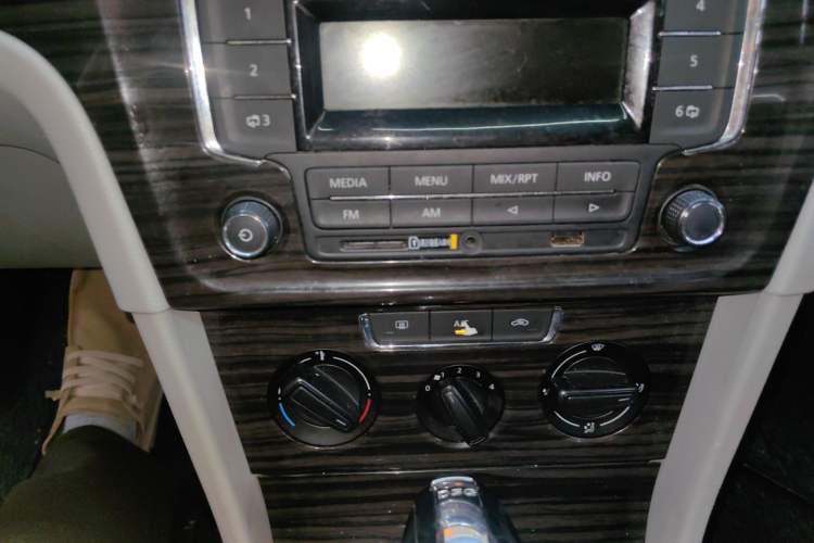 Used Volkswagen Gran Lavida 2013 1.4 TSI Automatic Comfort Model
