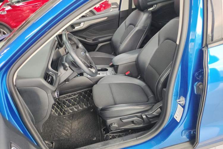 Used Ford Focus 2019 Hatchback EcoBoost 180 Automatic Trendy Model
