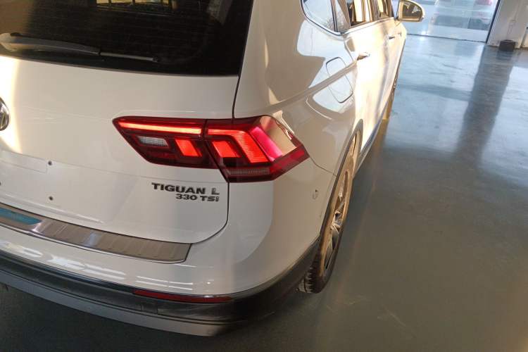 Used Volkswagen Tiguan L 2020 330TSI Automatic Two-Wheel Drive Smart Luxury Edition China VI Standard
