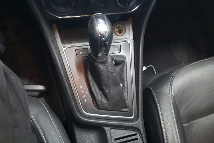 Used Volkswagen Lavida 2015 1.6L Automatic Comfort Edition