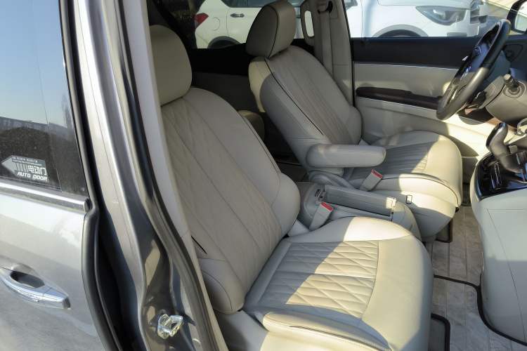 Used Buick GL8 2021 Land Cruiser Executive Class 652T Luxury Model