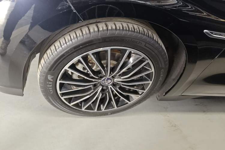 Used BYD Han 2024 EV Glory Edition 605KM Front-Wheel-Drive Premium Model
