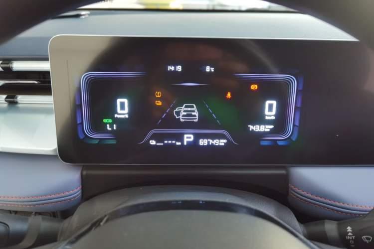 Used Geometry E Firefly 2022 401 km Linglong Tiger 4 Seats
