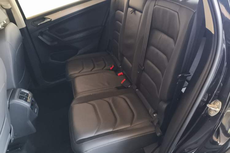 Used Volkswagen Tiguan L 2018 Revised Version 330TSI Automatic Two-Wheel Drive Comfort Edition