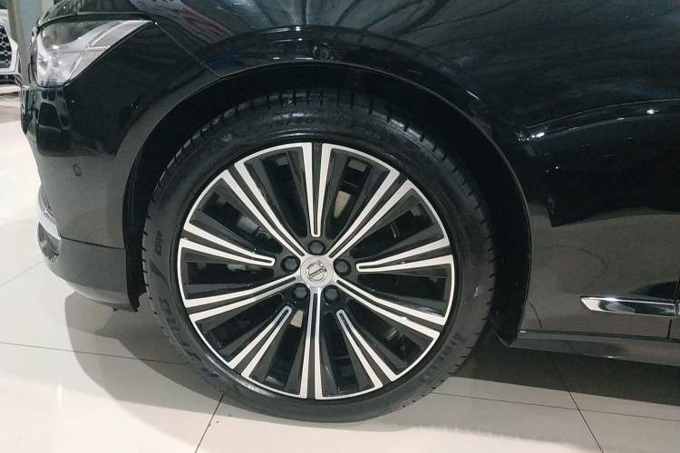 Used Volvo S90 2025 B5 Zhiya Luxury Edition
