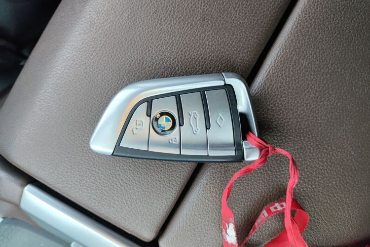 Used BMW X7 2021 xDrive40i Luxury Package with Leading Features
