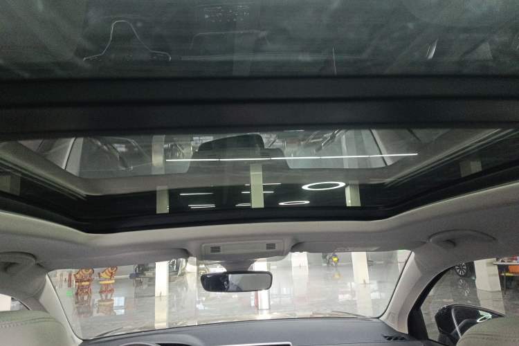 Used Volkswagen Tharu 2023 300TSI Two-Wheel-Drive Full Moon Edition