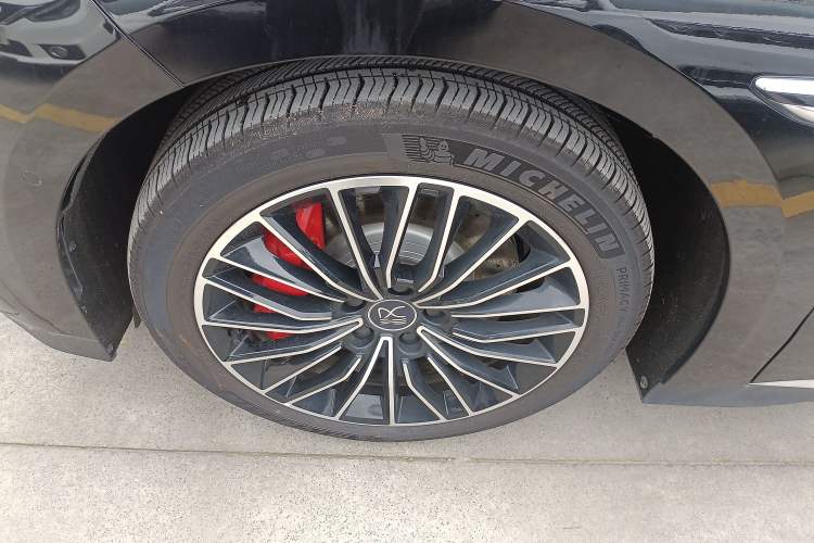 Used BYD Han 2025 EV with 701 km of Laser Radar-Enabled Intelligent Driving
