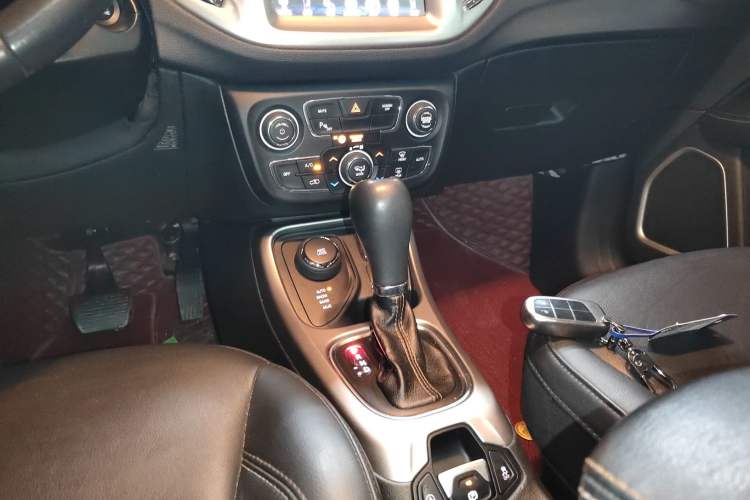 Used  Compass 2017 200T Automatic Family Enjoyment Four-Wheel Drive Edition
