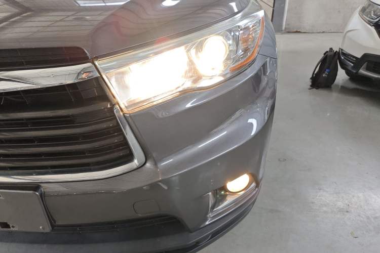 Used Toyota Highlander 2015 2.0T Four-Wheel Drive Luxury Edition 7-Seater
