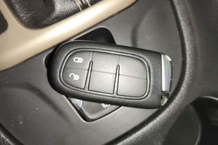 Used  Cherokee 2017 2.4L Professional Edition
