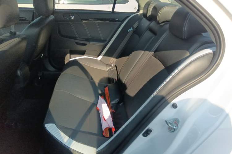 Used Mitsubishi Lancer EX 2016 1.8L CVT Black-and-White Retro Edition