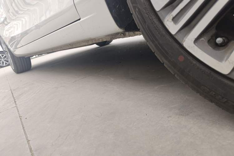 Used Hongqi H5 2022 Classic Model Facelift 1.8T Automatic Smart Connect Flagship Edition
