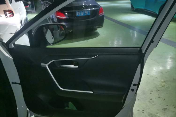 Used Toyota Wildlander 2022 2.0L CVT Two-Wheel Drive Luxury PLUS Edition
