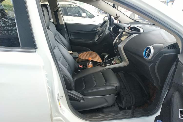 Used BYD Yuan New Energy 2018 EV360 Smart Connect Cool Edition
