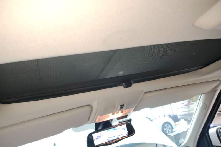 Used Land Rover Discovery 2016 3.0 SC Obsidian Black Heritage Edition SE
