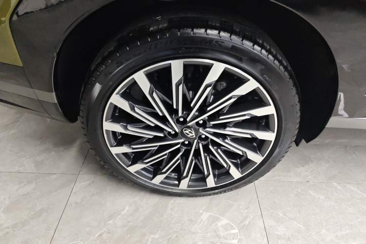 Used Hyundai Santa Fe 2024 2.0T Connoisseur Pro Max
