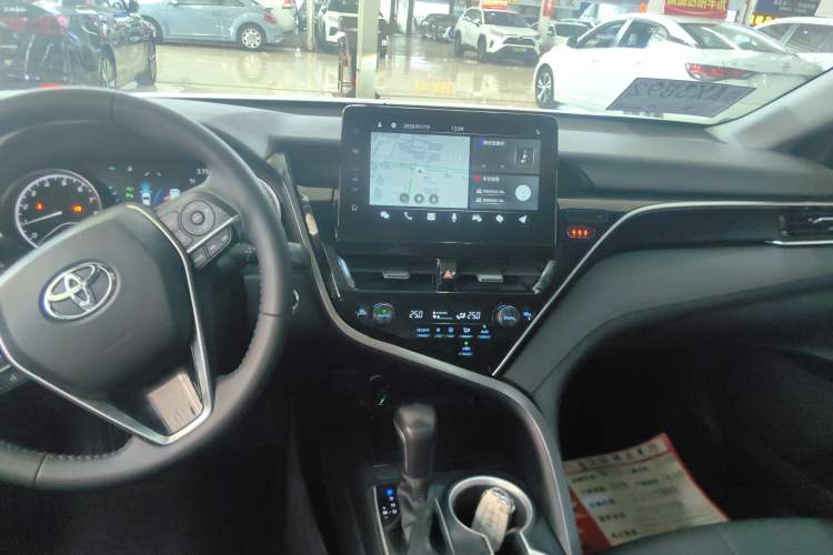 Used Toyota Camry 2021 2.0G Luxury Edition
