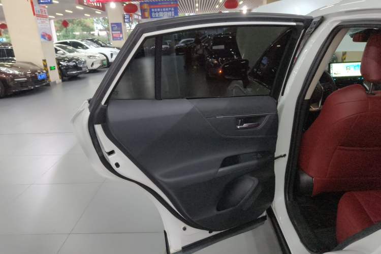 Used Toyota Harrier 2022 2.0L CVT Two-Wheel Drive Deluxe Edition
