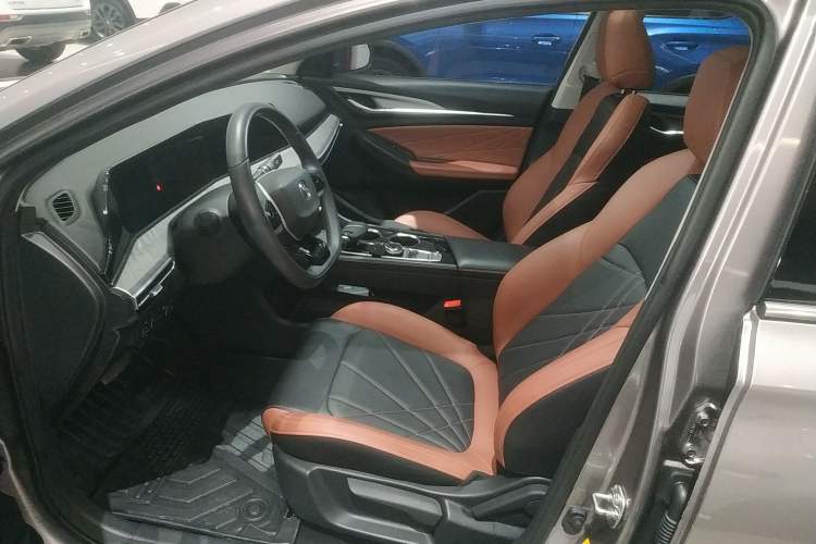 Used Changan Eado 2023 Changan Edition PLUS Blue Whale NE 1.4T GDI DCT Prestige Version