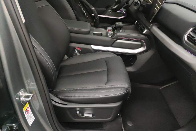 Used  Titanium 3 2025 501 km All-Wheel Drive Intelligent Driving Max Edition
