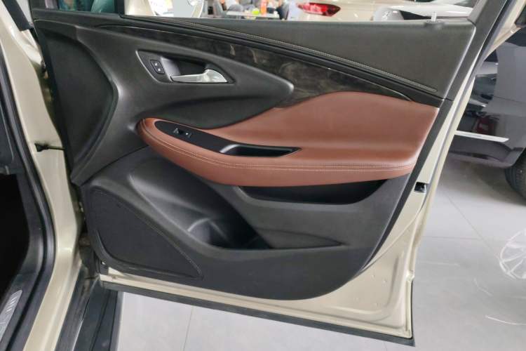 Used Buick Envision 2015 20T Two-Wheel-Drive Elite Model
