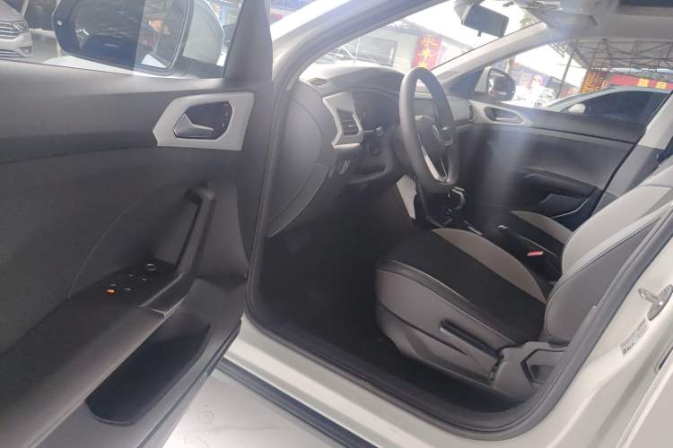 Used Volkswagen Tacqua 2021 200TSI DSG JoyConnect Edition