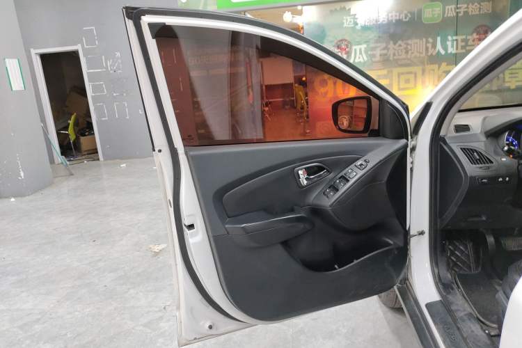 Used Hyundai ix35 2015 2.0L Automatic 2WD Smart Type China IV
