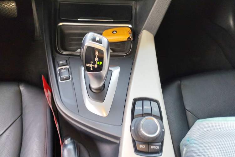 Used BMW 3 Series GT 2013 320i Leading Model
