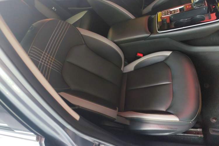 Used Roewe i6 MAX New Energy 2020 1.5T PHEV Cool & Stylish Skyroof Edition