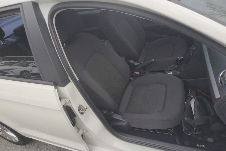 Used Volkswagen Jetta 2015 1.6L Automatic Comfort Model
