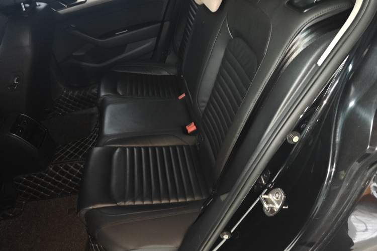 Used Volkswagen Magotan 2018 330TSI DSG Advanced Model
