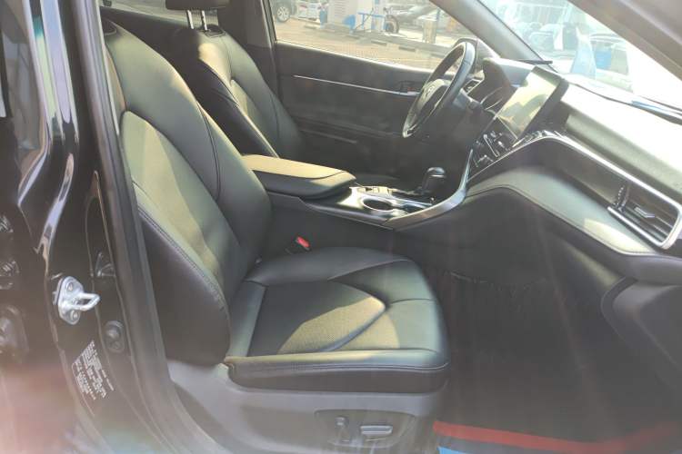 Used Toyota Camry 2023 2.0G Luxury Edition