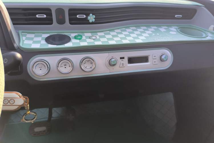 Used Wuling Hongguang MINIEV 2022 Macaron Fashion Model Lithium Iron Phosphate
