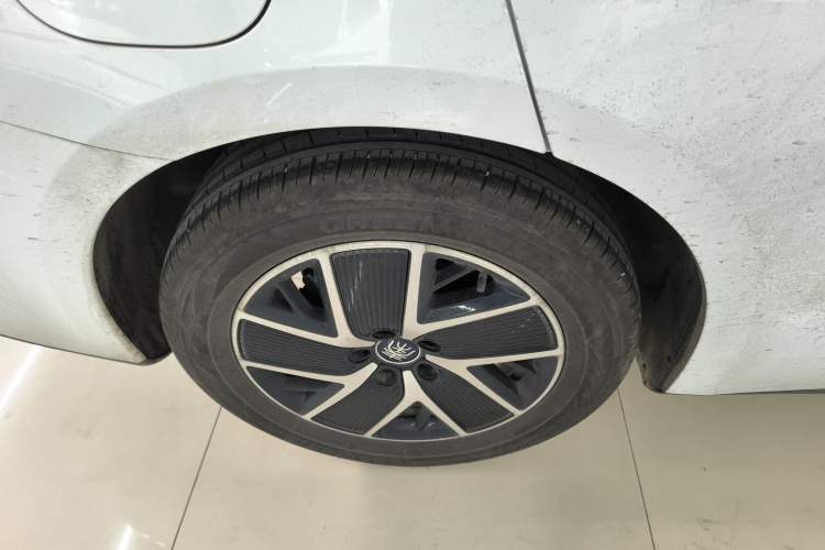 Used BYD Qin L 2025 DM-i Smart Drive 120KM Superior Model
