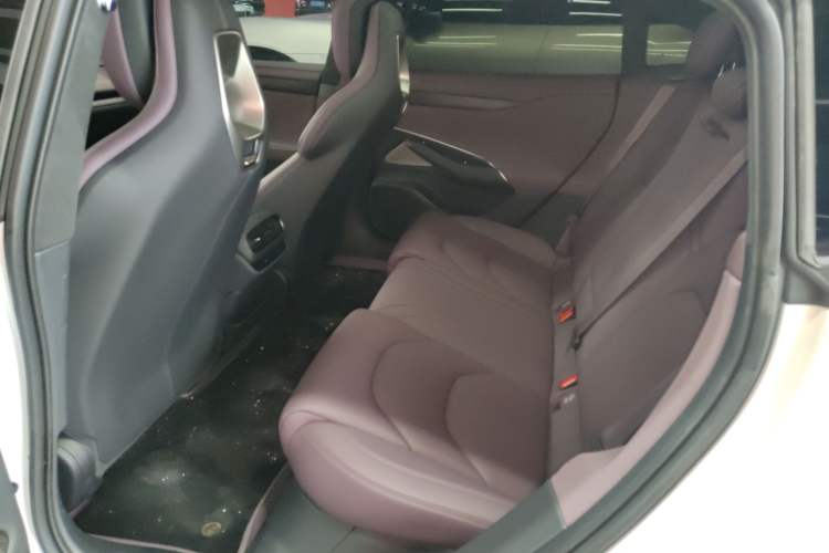 Used  SU7 2024 Four-Wheel Drive Ultra-Long Range Advanced Intelligent Driving Max Edition
